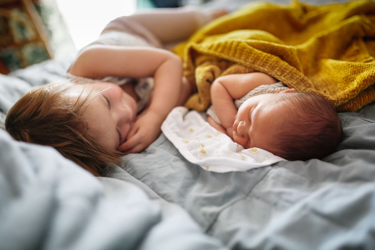 175+ Creative Baby Sibling Names That Go With Avery Owen